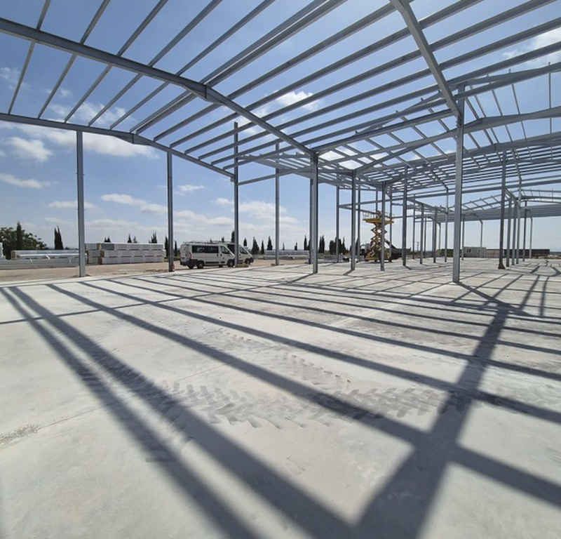 Interior de la nave de champiñón construida para Champinter